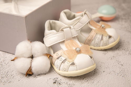 可愛蝴蝶結(jié)涼鞋童鞋兒童用品攝影圖 攝影圖 下載至來(lái)源處